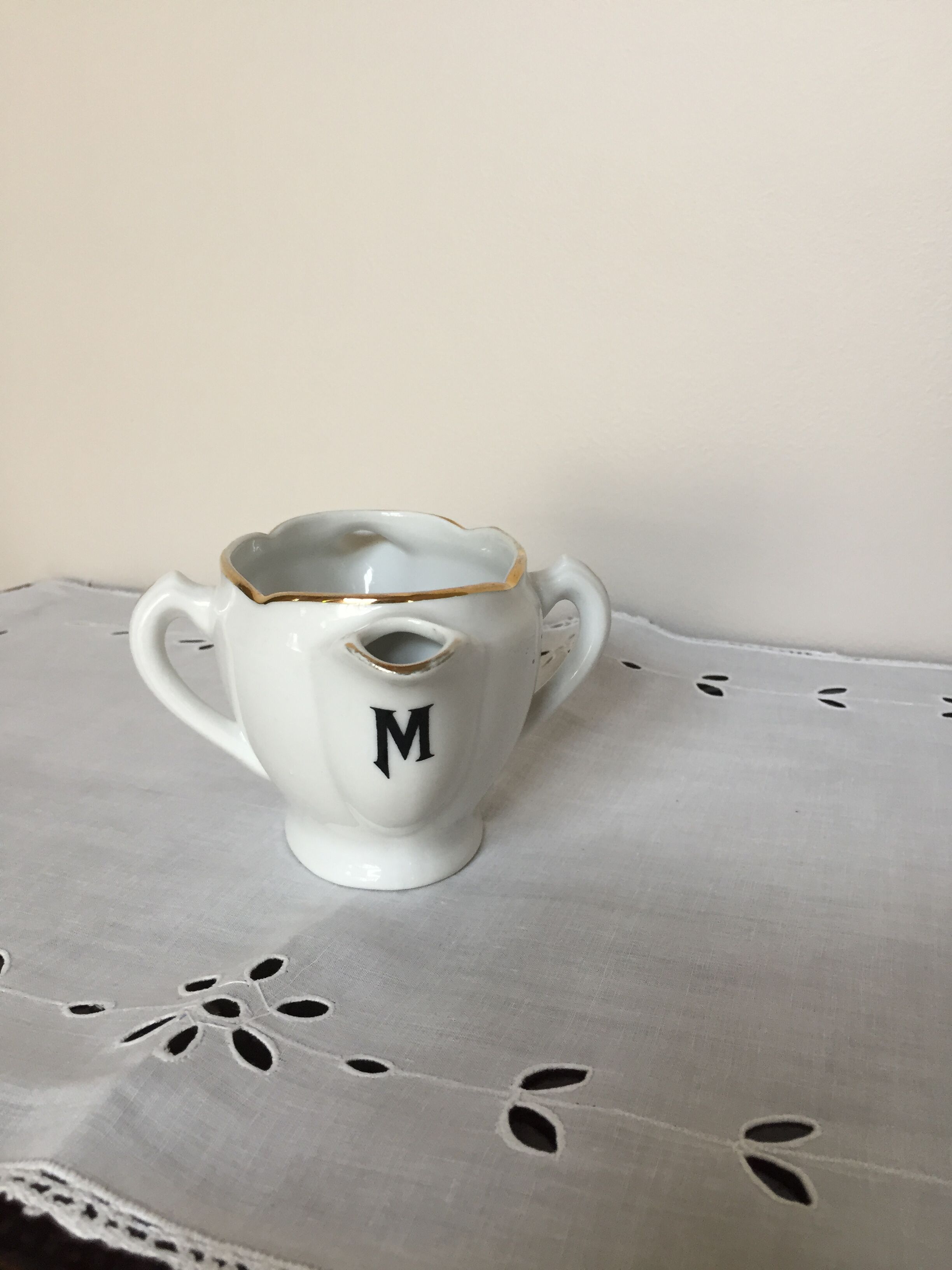 Old white porcelain saucière Fat Maigre