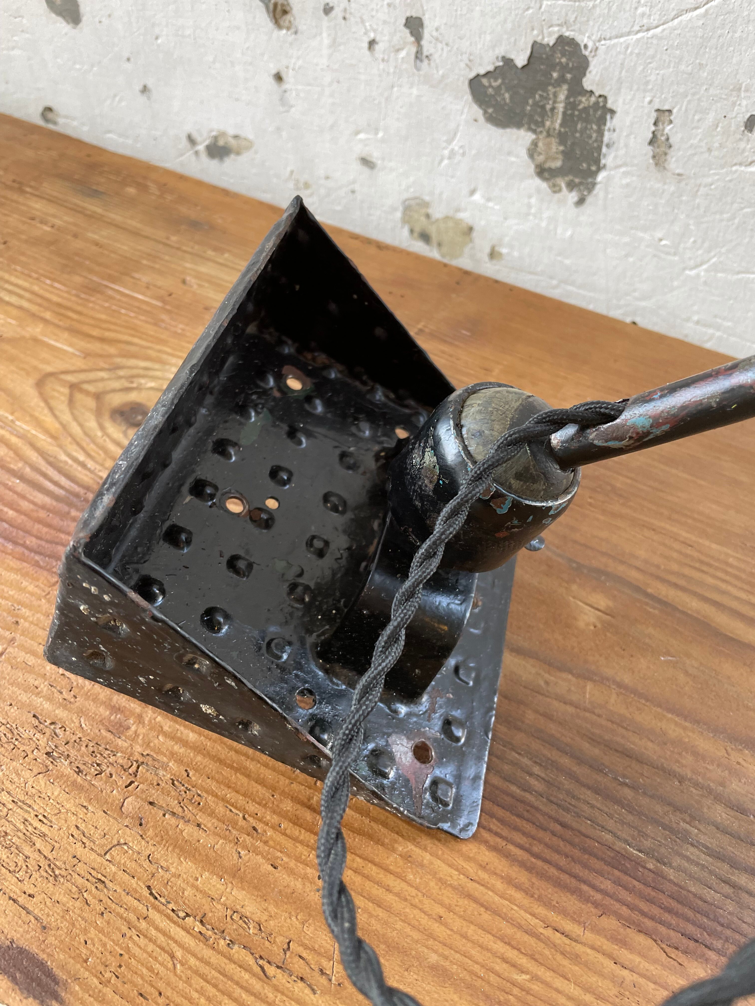 Articulated workshop lamp ravel ball joints