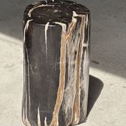 Black petrified wood side table with white and beige stripes H40 D23 - 3