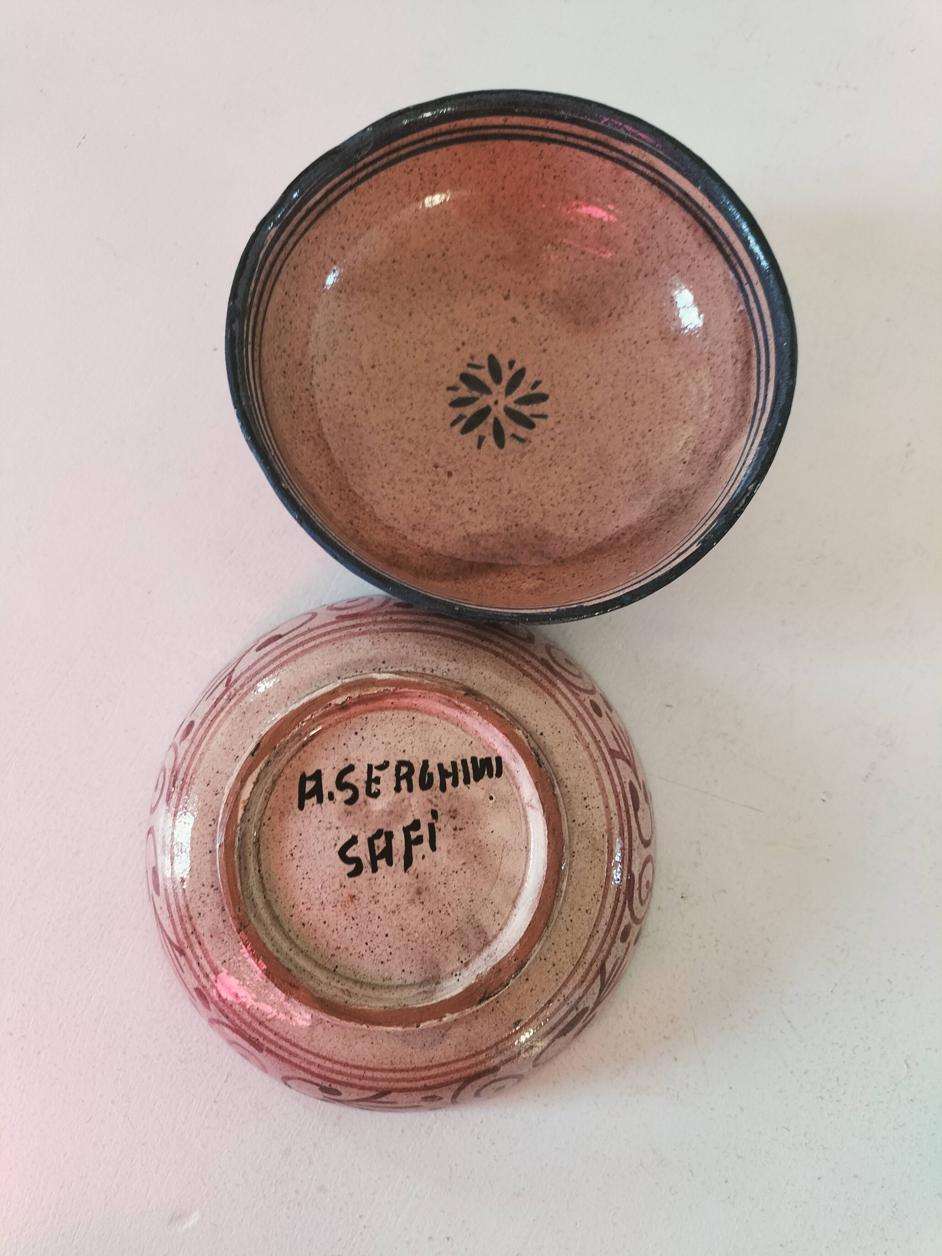 Pair of bowls signed A. Serghini