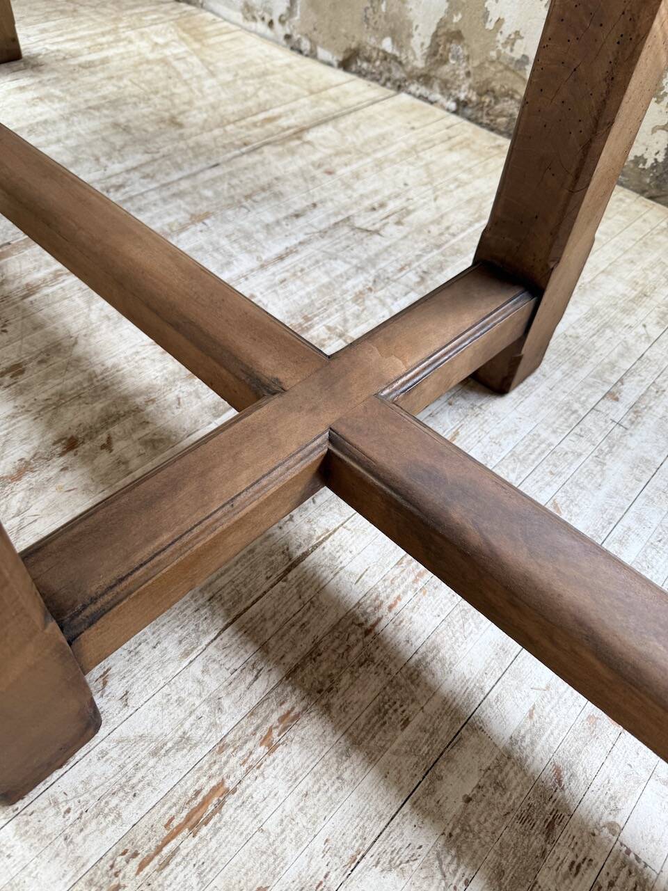 Antique farmhouse or drapery table in walnut, 1900 XL