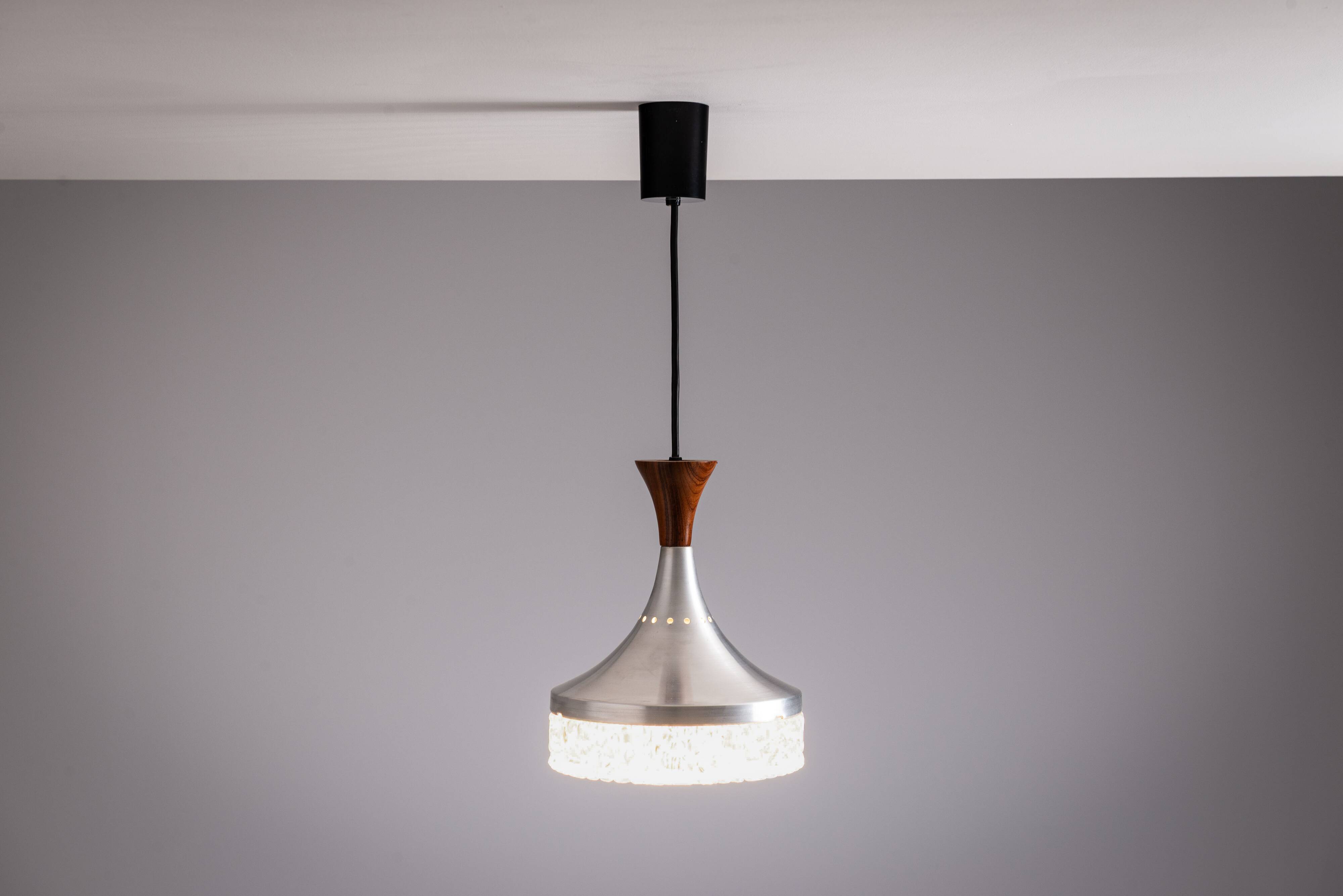 Sölken Leuchten pendant in aluminium and wood