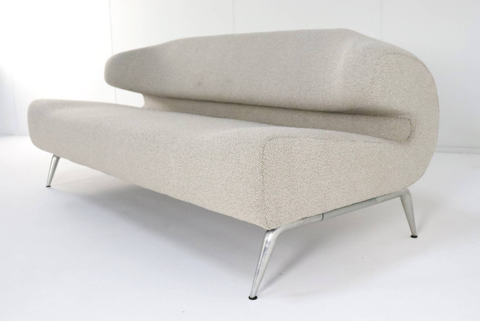 Banque Artifort Bird de Michael van der Kley