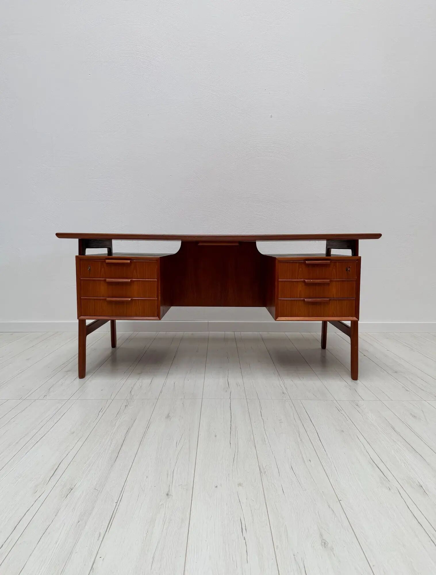 1960s vintage Danish design teak desk model 75 by Gunni Omann for Omann Jun