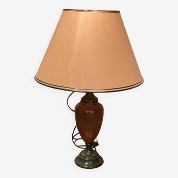Table lamp with two-tone wooden base