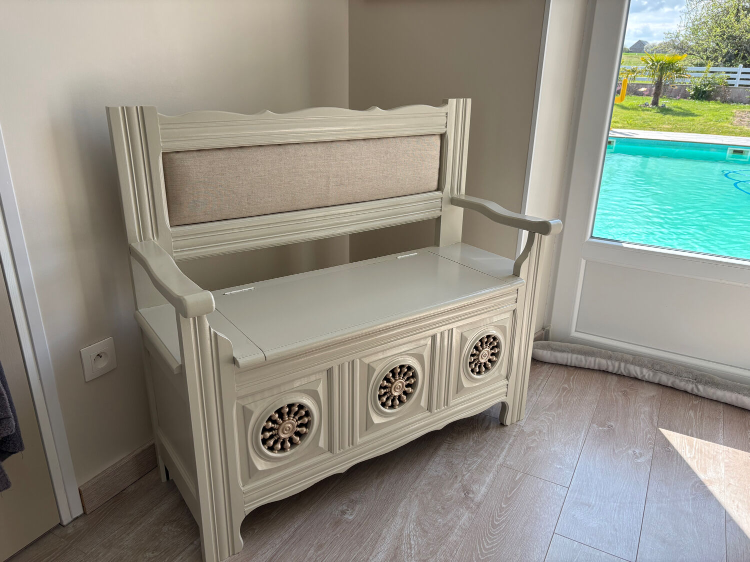 Fully restored antique bank chest – chic country style