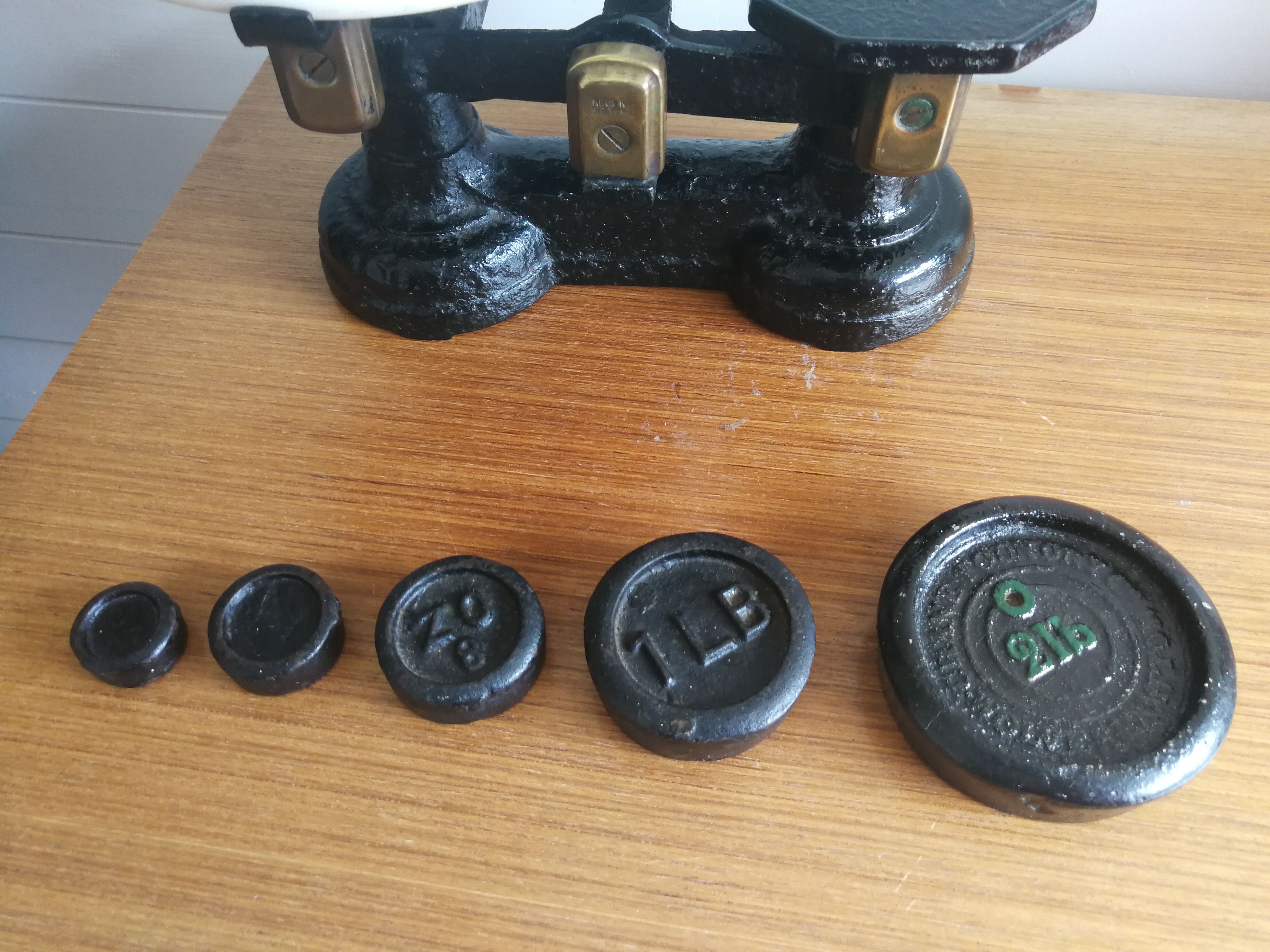 Antique Cast Iron Kitchen Scales With Ceramic Tray And Weights