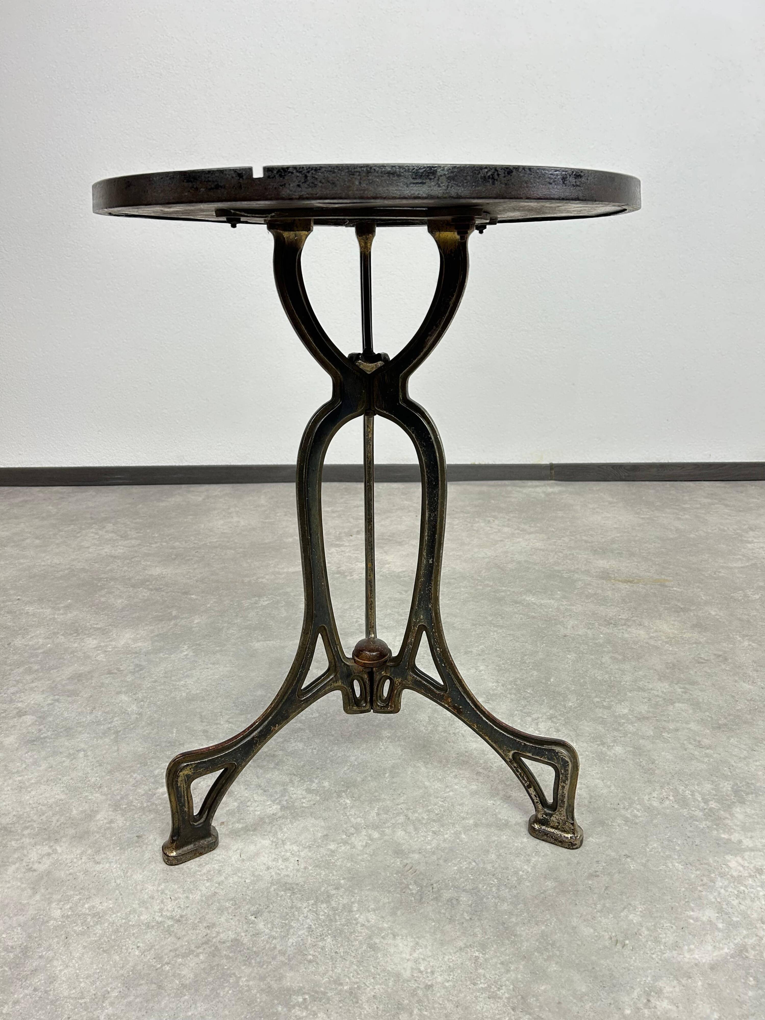 Jugendstil coffee table