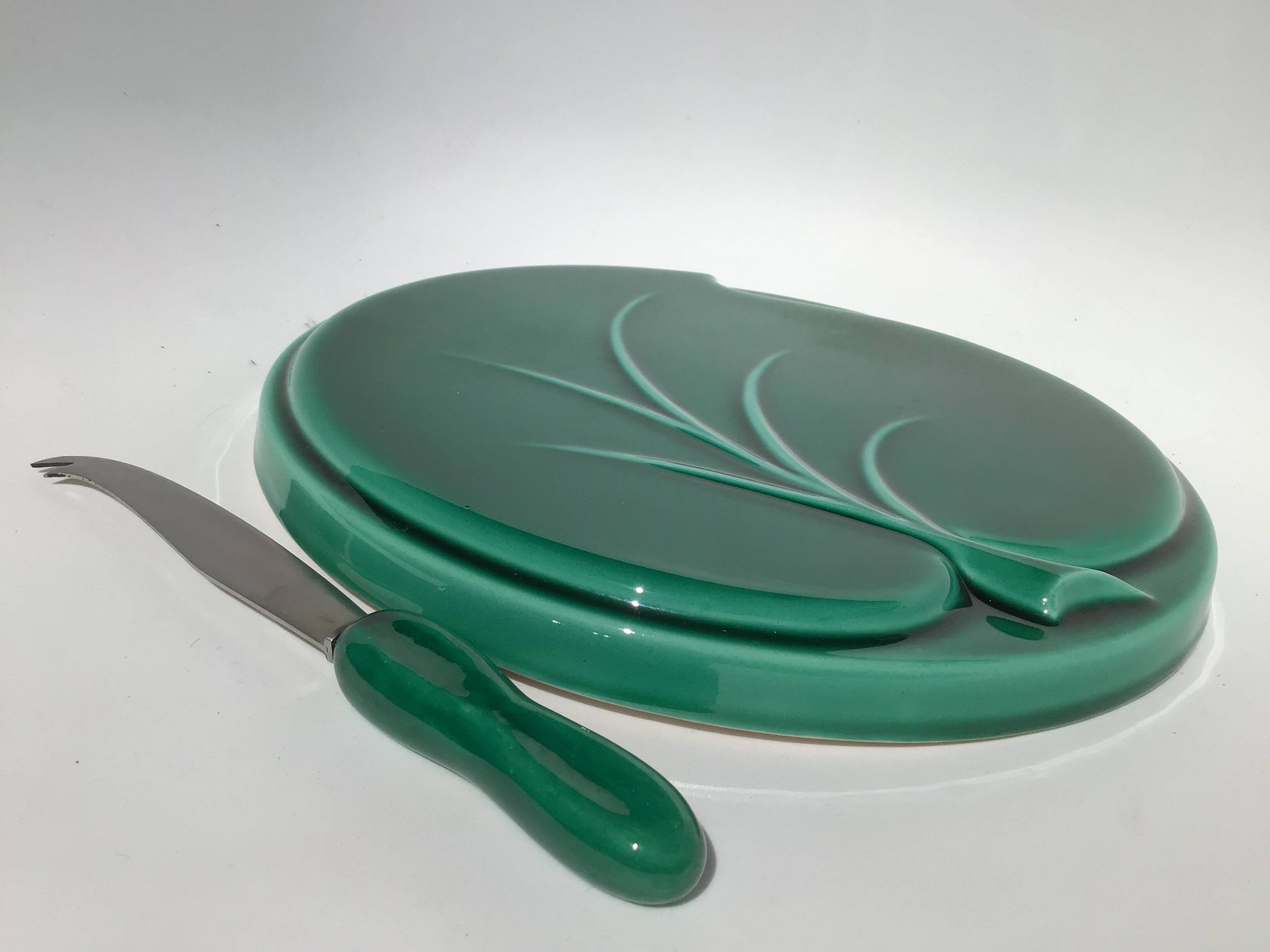 60's ceramic leaf cheese board
