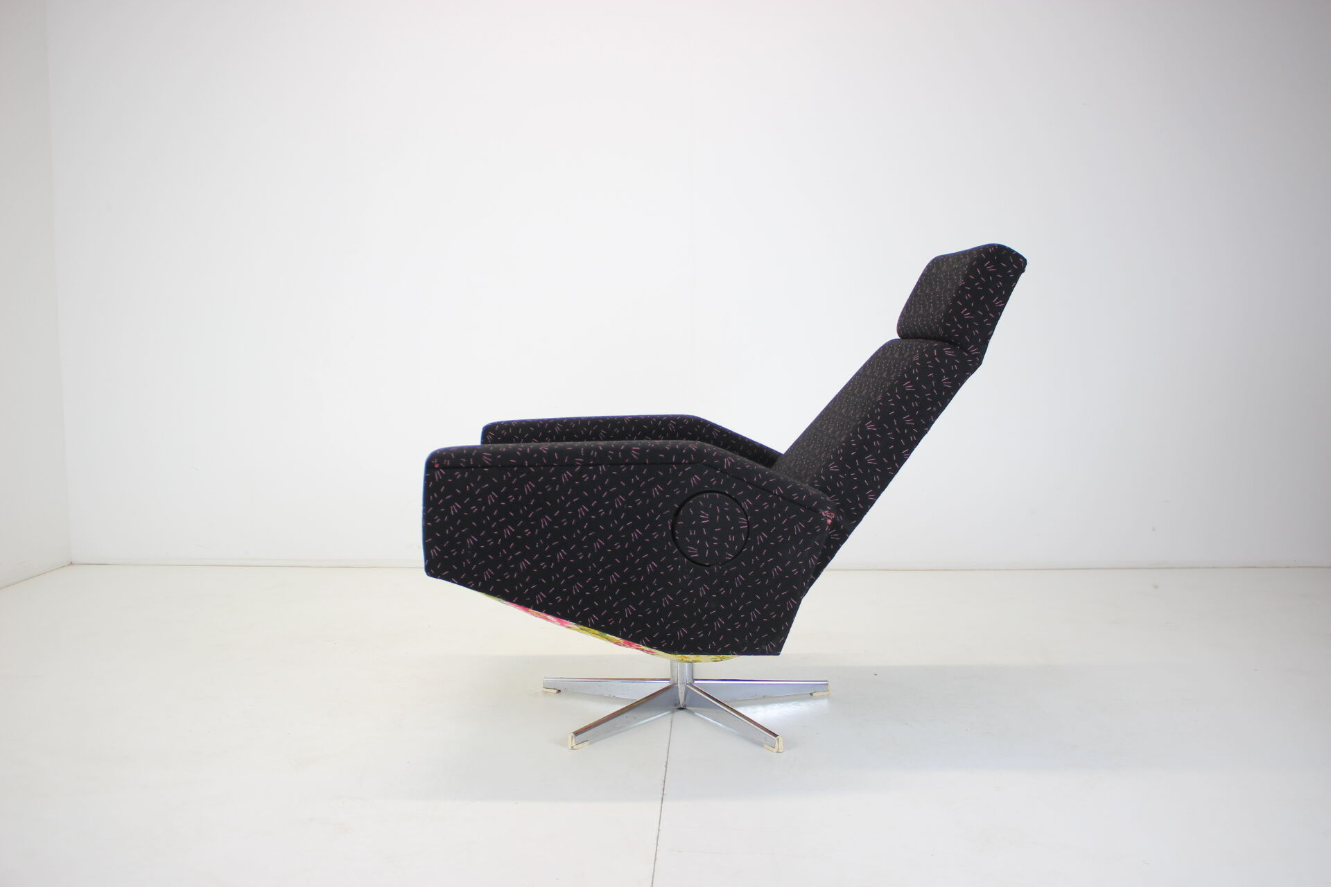 Mid-century adjustable relax armchair, 1970's.