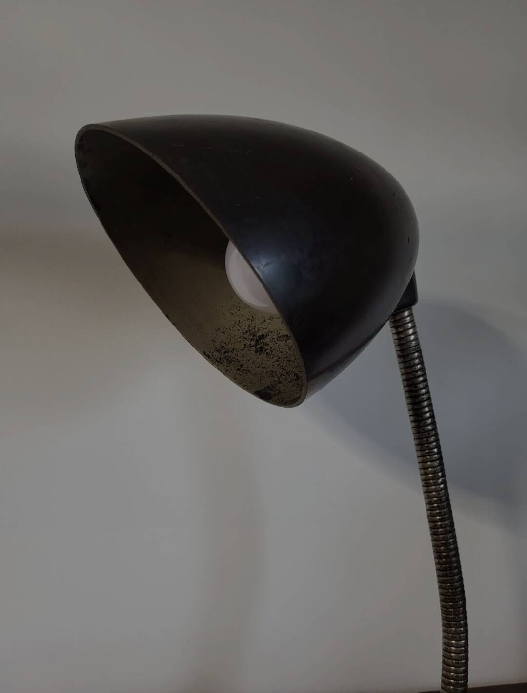 Industriële bureaulamp in bakeliet, E. K. Cole, jaren 30, Tsjechië.