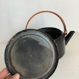 Black enamel kettle