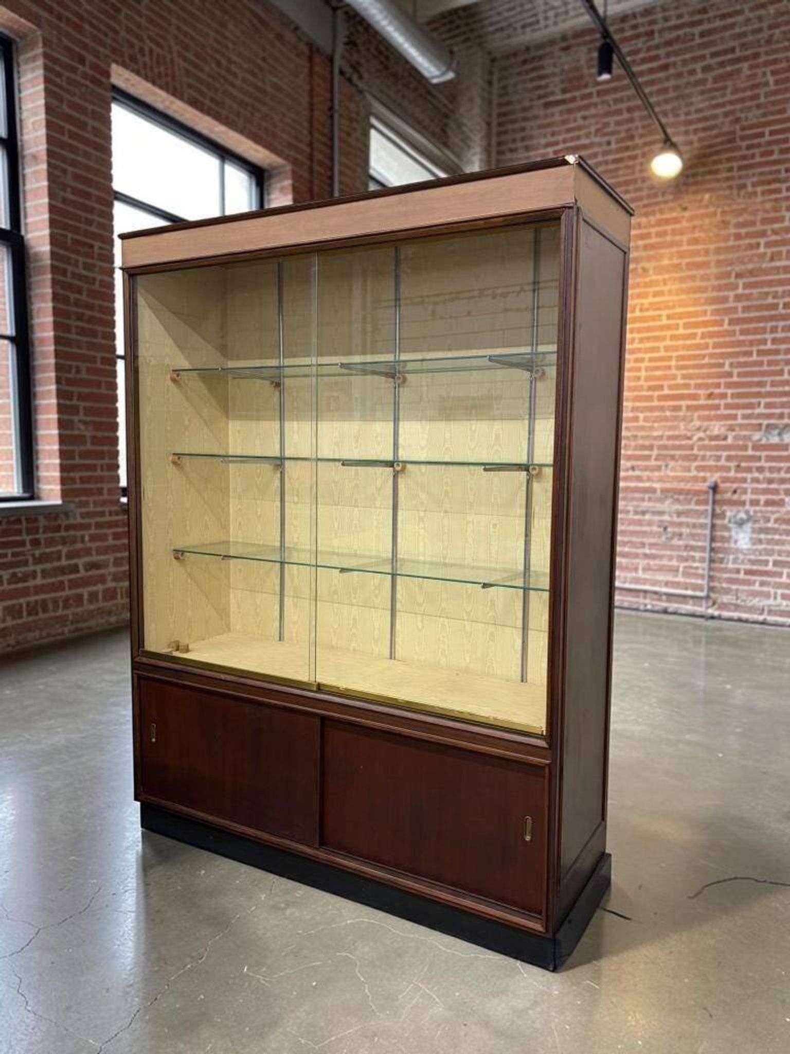 Vitrine en bois vintage / buffet / armoire murale