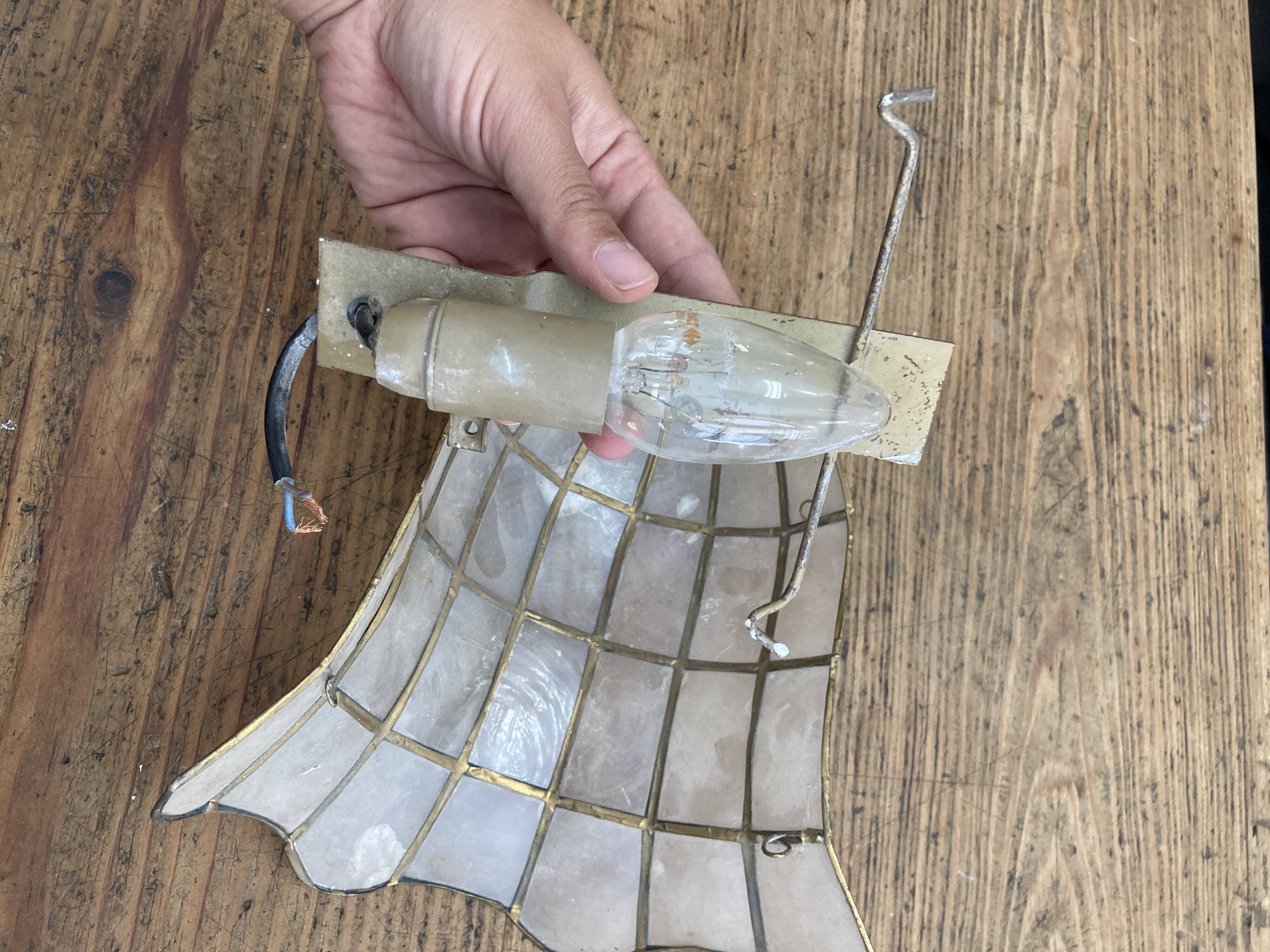 Wall lamp in mother-of-pearl and brass