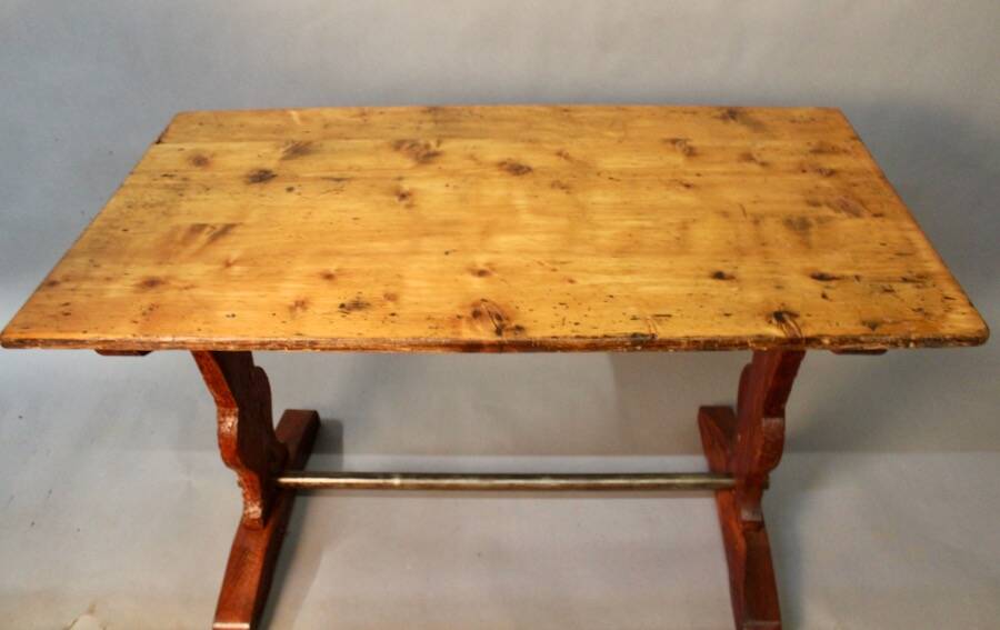 Bistro table with a removable extension