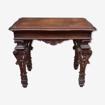 Middle table in oak renaissance style