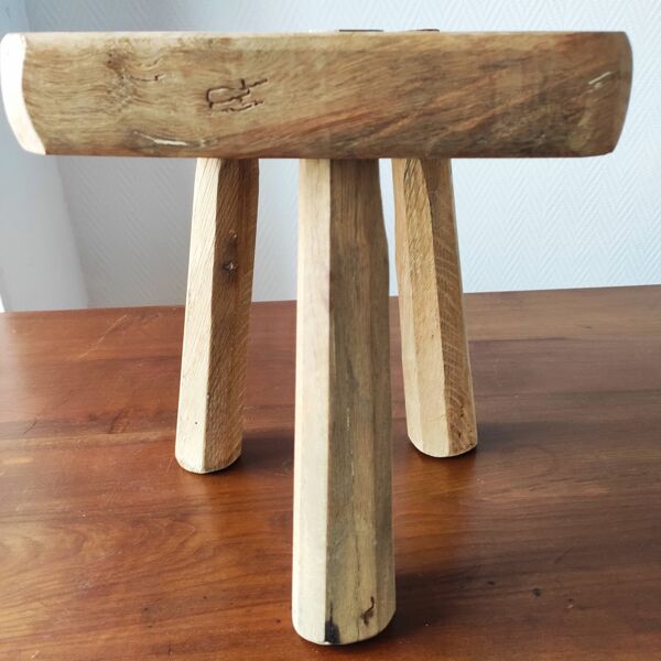 Ancien tabouret tripode brutaliste Danois bois de chêne massif