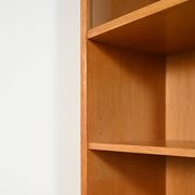 Bibliothèque avec vitrine conçue par Marian Grabinsky pour IKEA