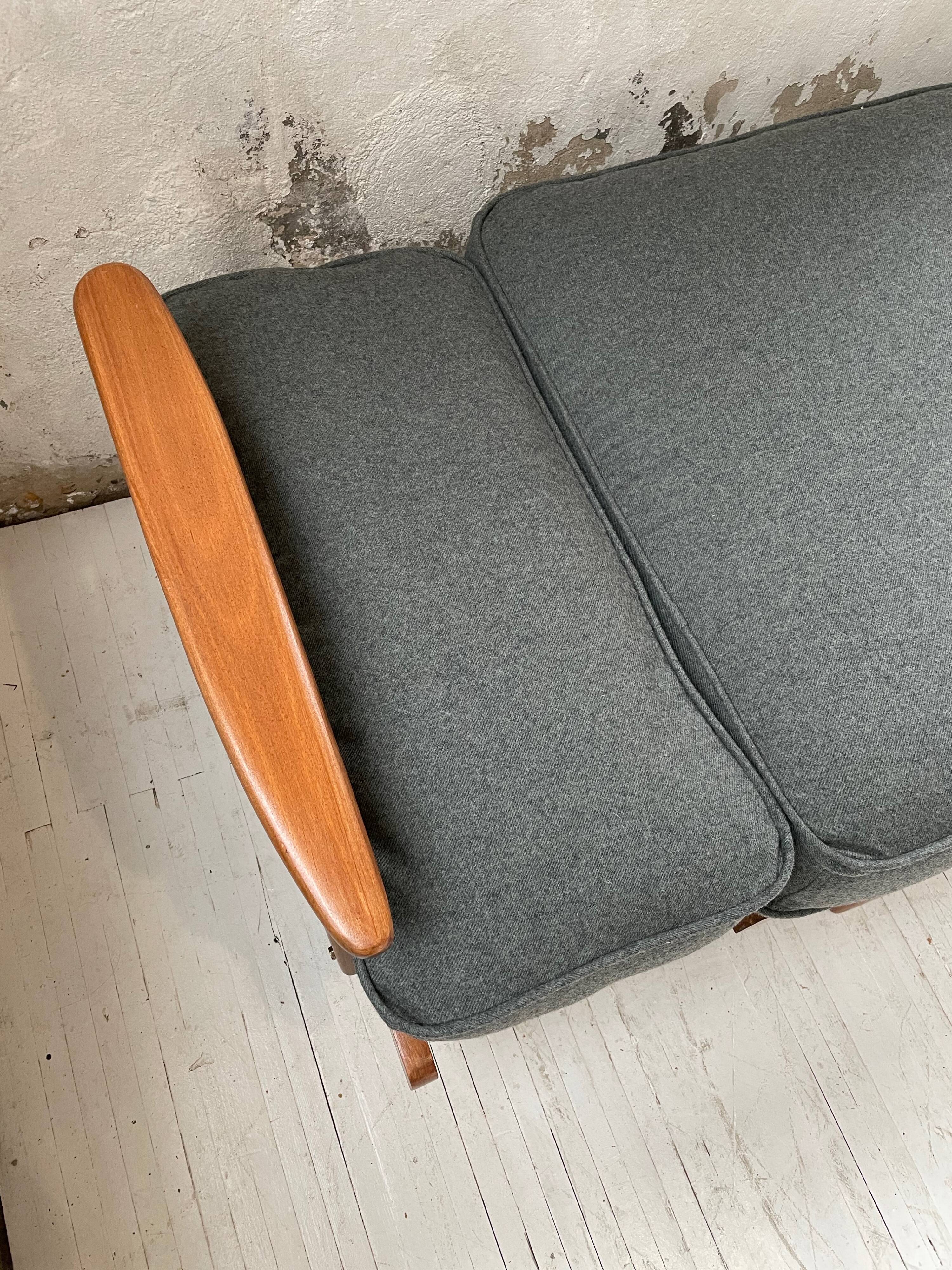 Daybed expandable Scandinavian 2-seater bench