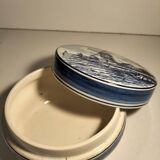 Delft porcelain candy box