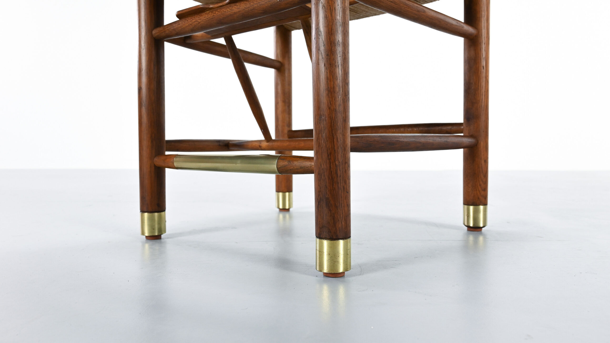 Viggo Hardie-Fischer, set of 6 Danish church chairs in oak for Sorø Møbelfabrik. 1950s