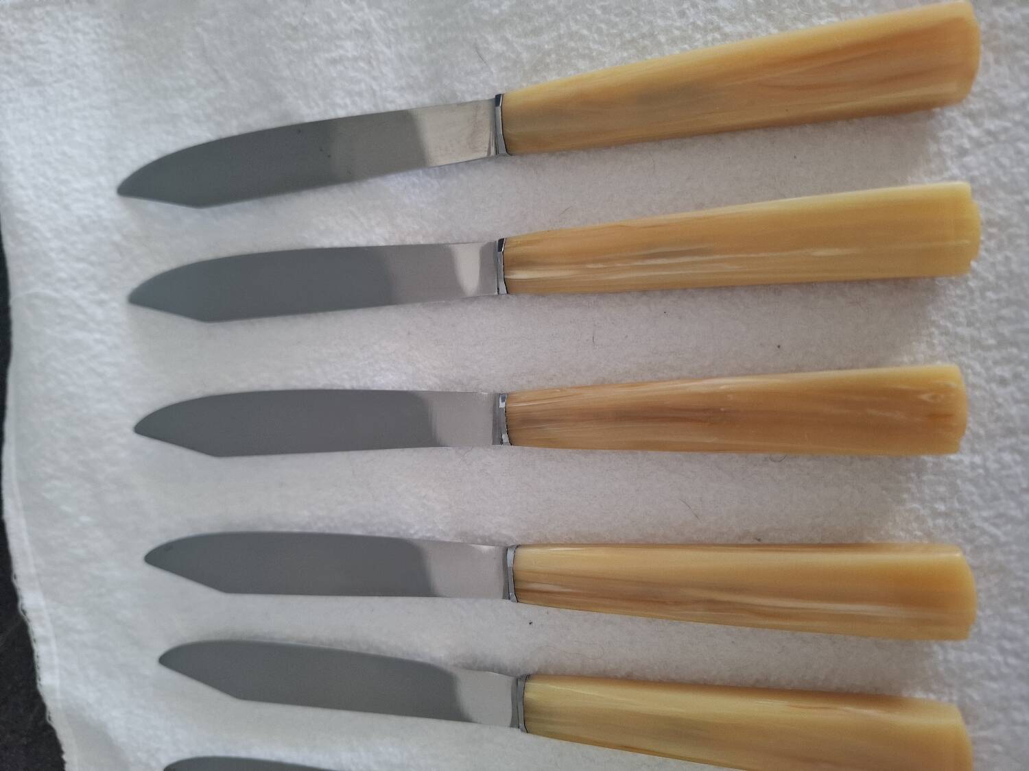 12 knives