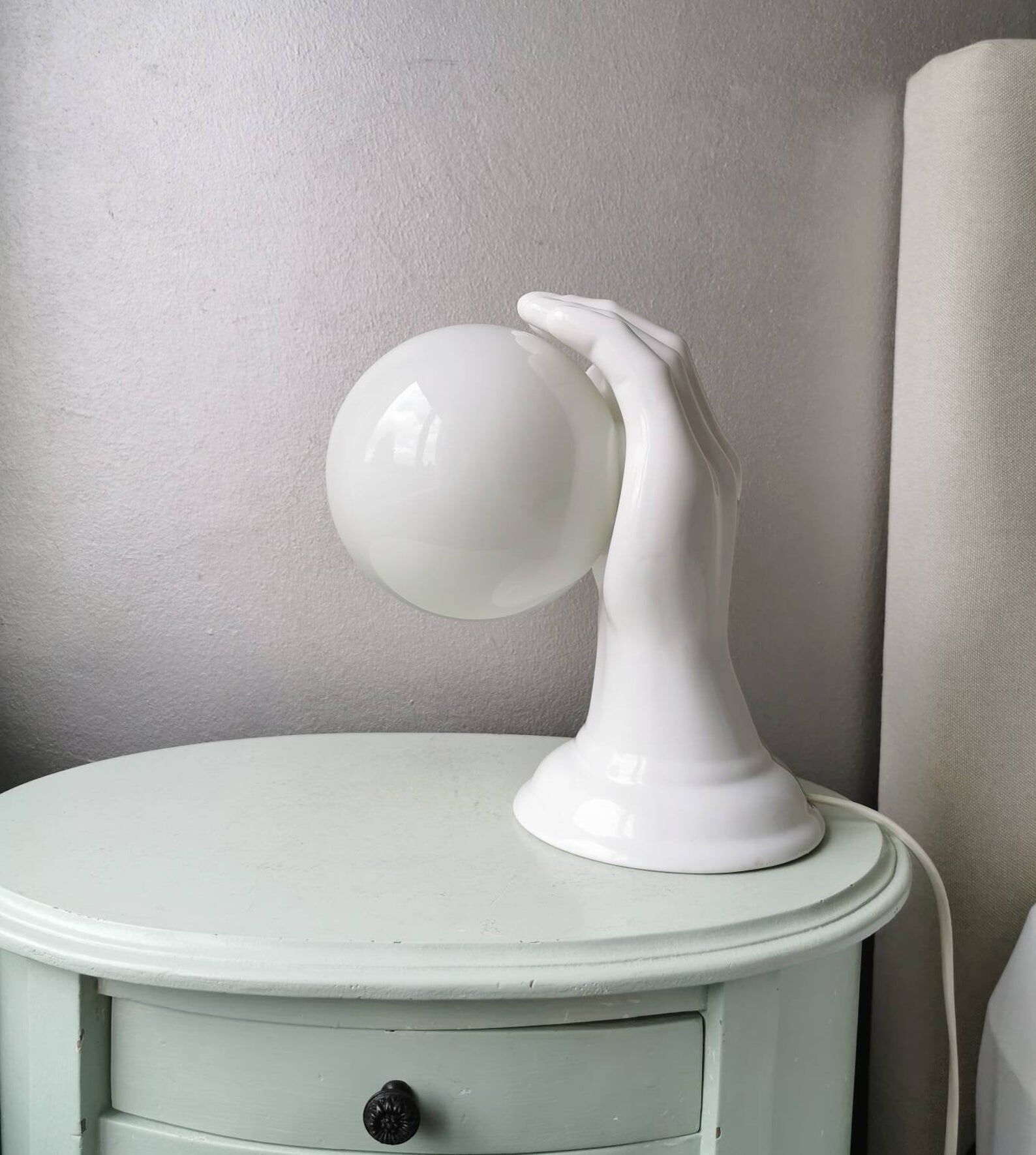Hand-shaped vintage ceramic table lamp or lamp with a 1980s white glass ball