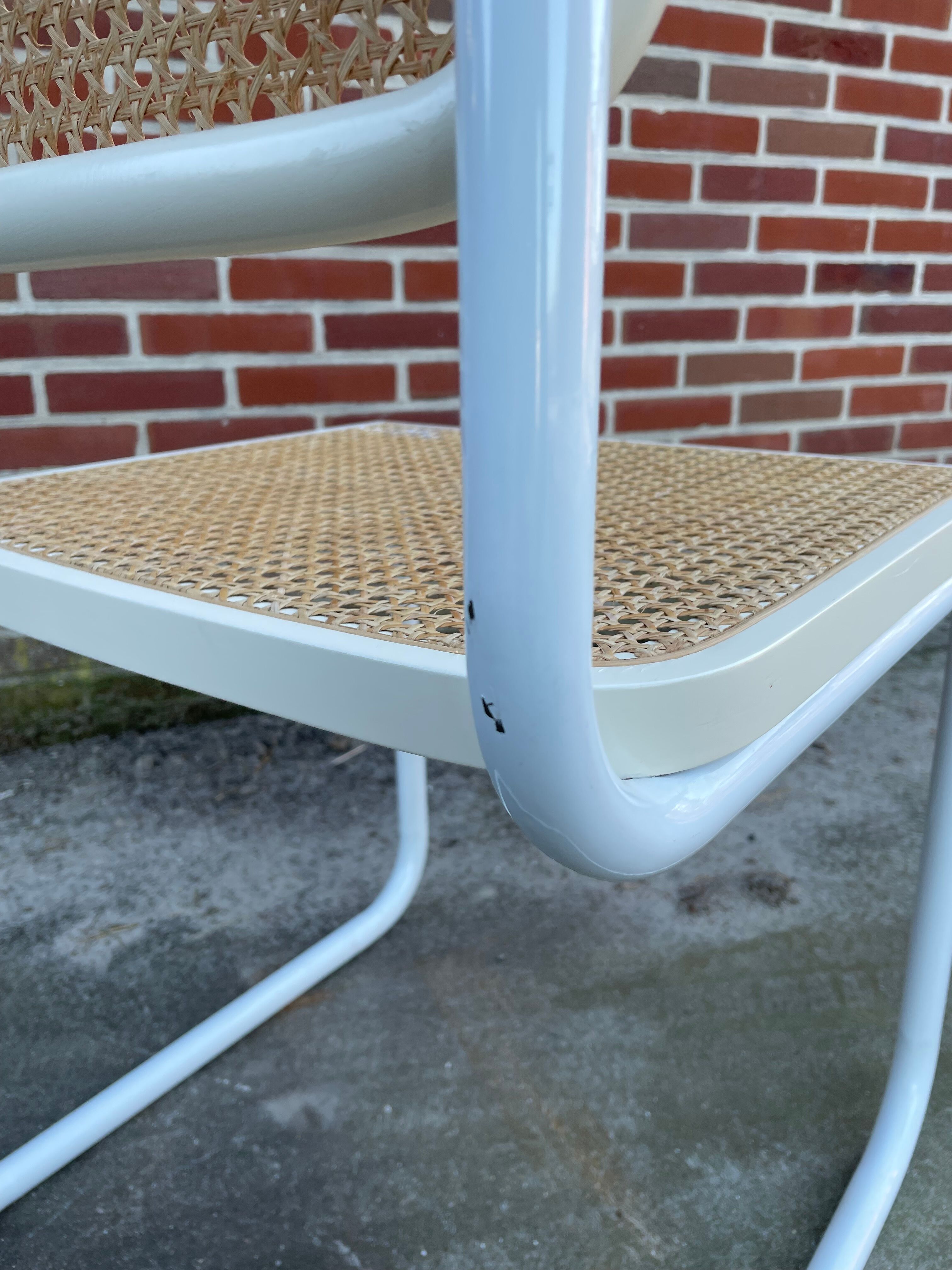 Set of 4 Cesca b32 model chairs in white