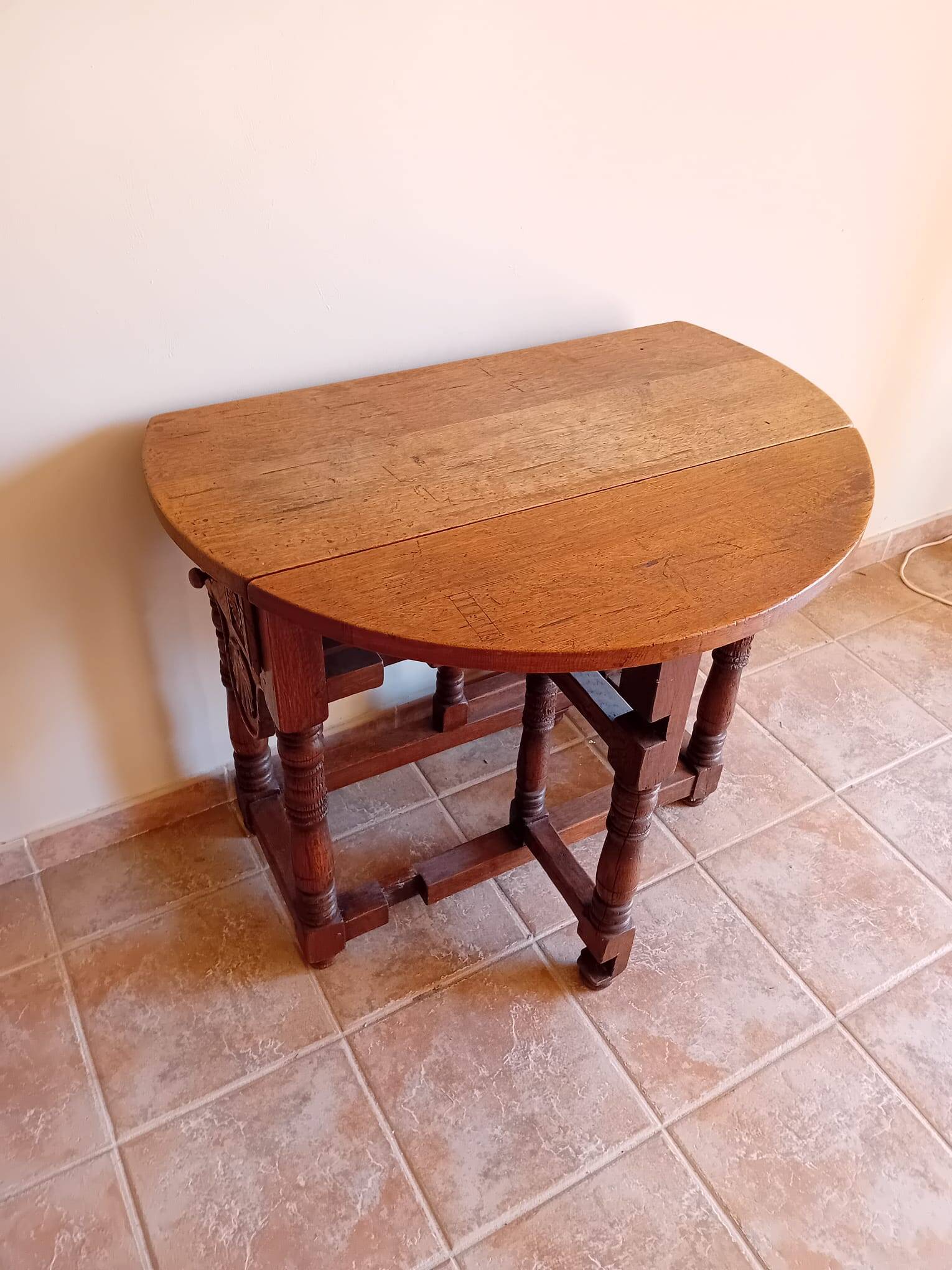 English folding gateleg table
