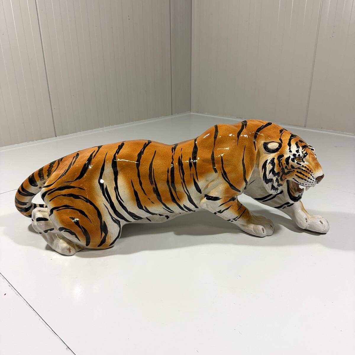 Grand tigre en céramique italienne des années 1970