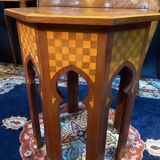 Pedestal tea table in thuya with marquetry decoration