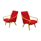 Paire de fauteuils rouge modèle 6953 par Jaroslav Smidek édités par Ton