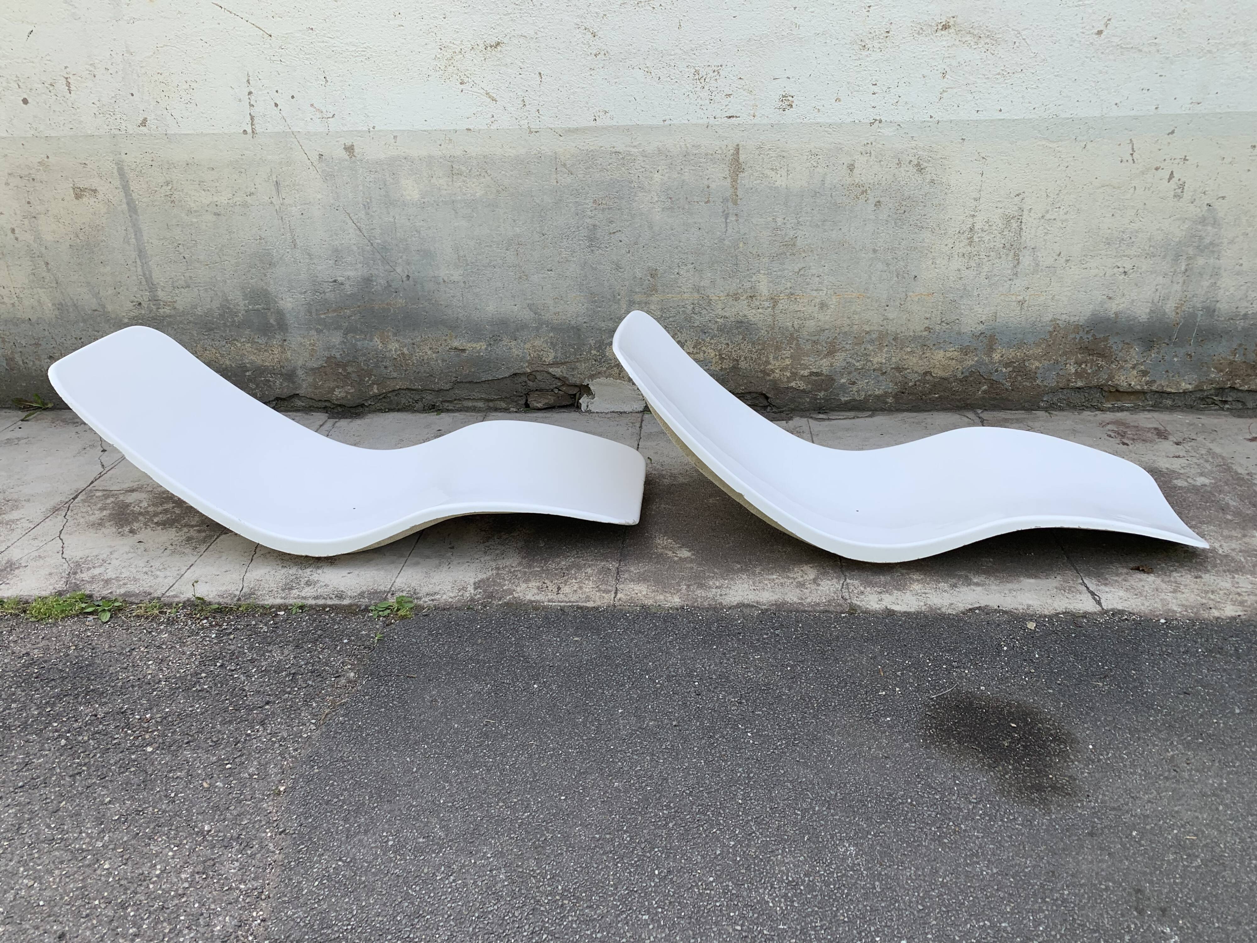 Pair of Eurolax R1 sunbeds by Charles Zublena