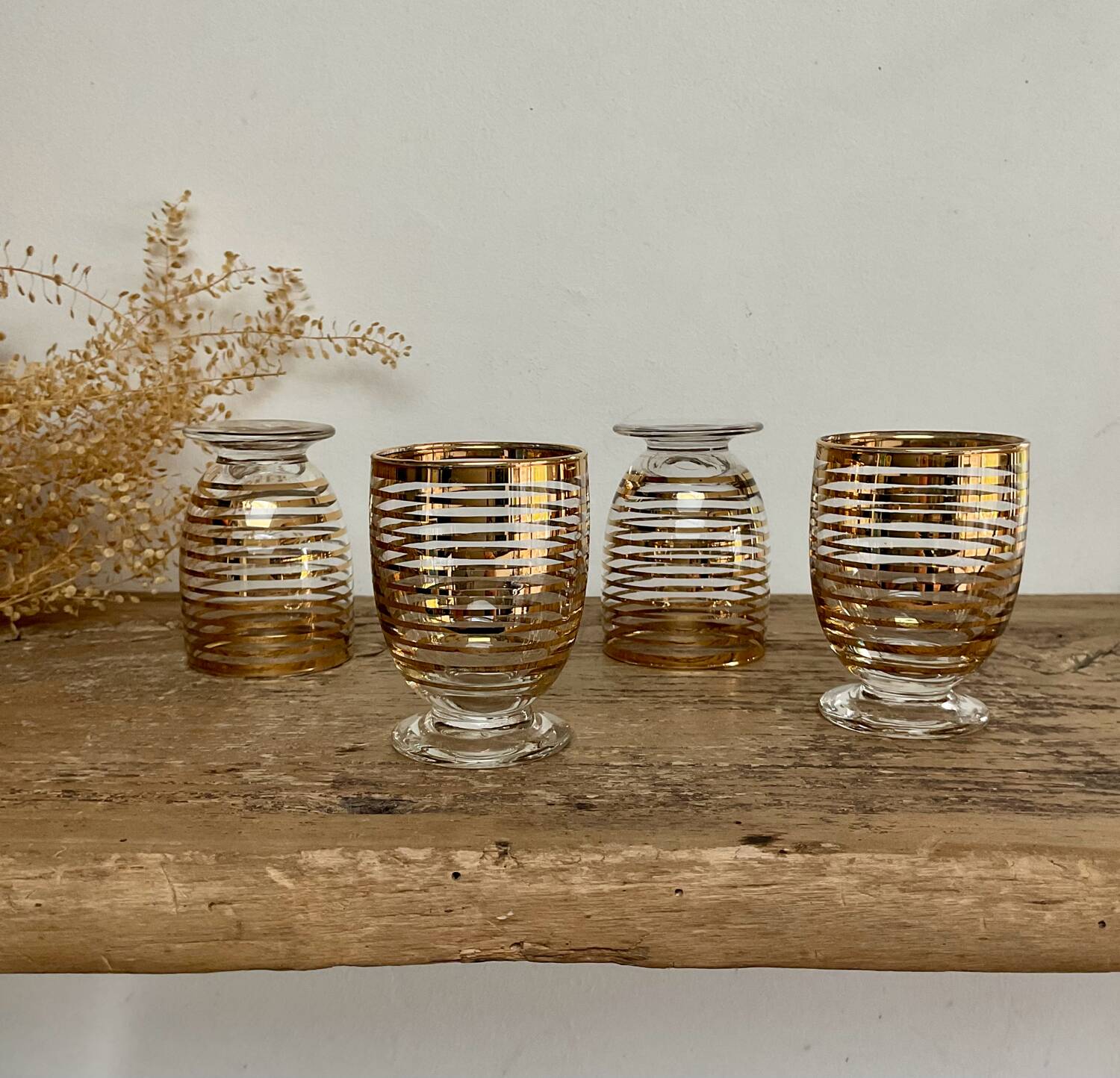 6 verres à liqueur dorés