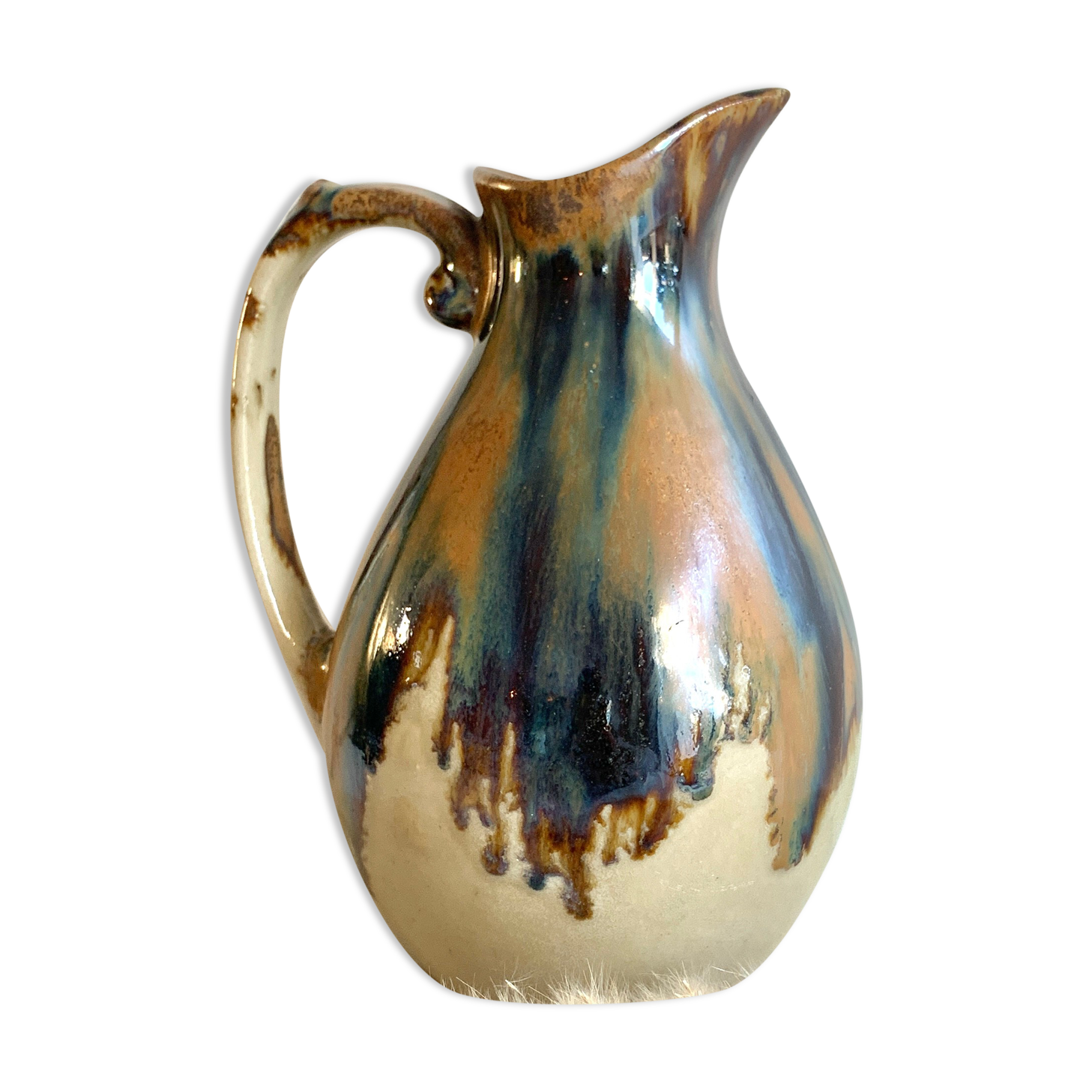Pitcher in flamed sandstone