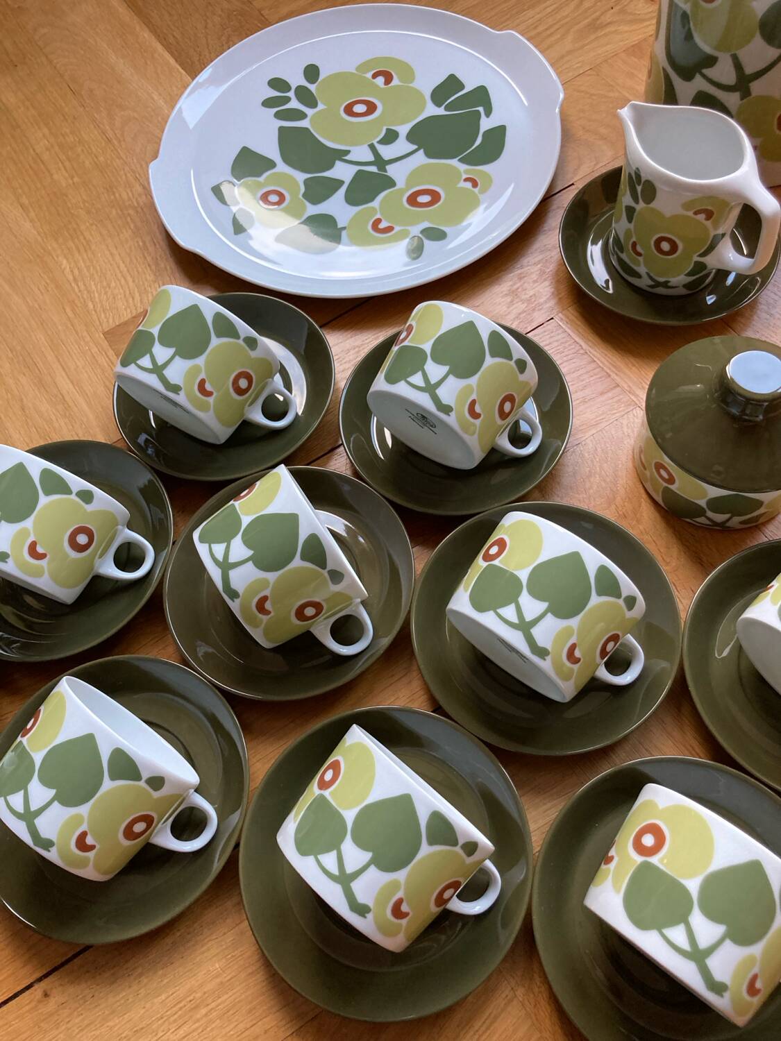 Vintage Hutschenreuther Novum Brasilia coffee set