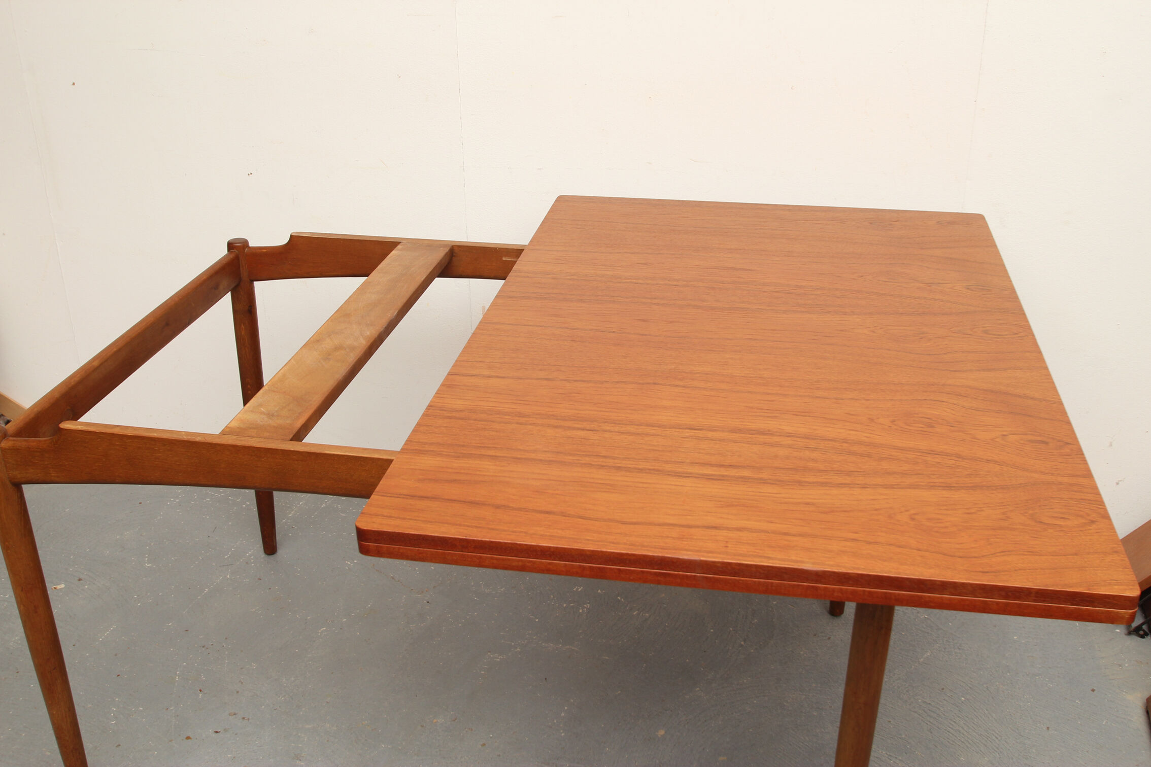 1960s diningtable in teak and oak