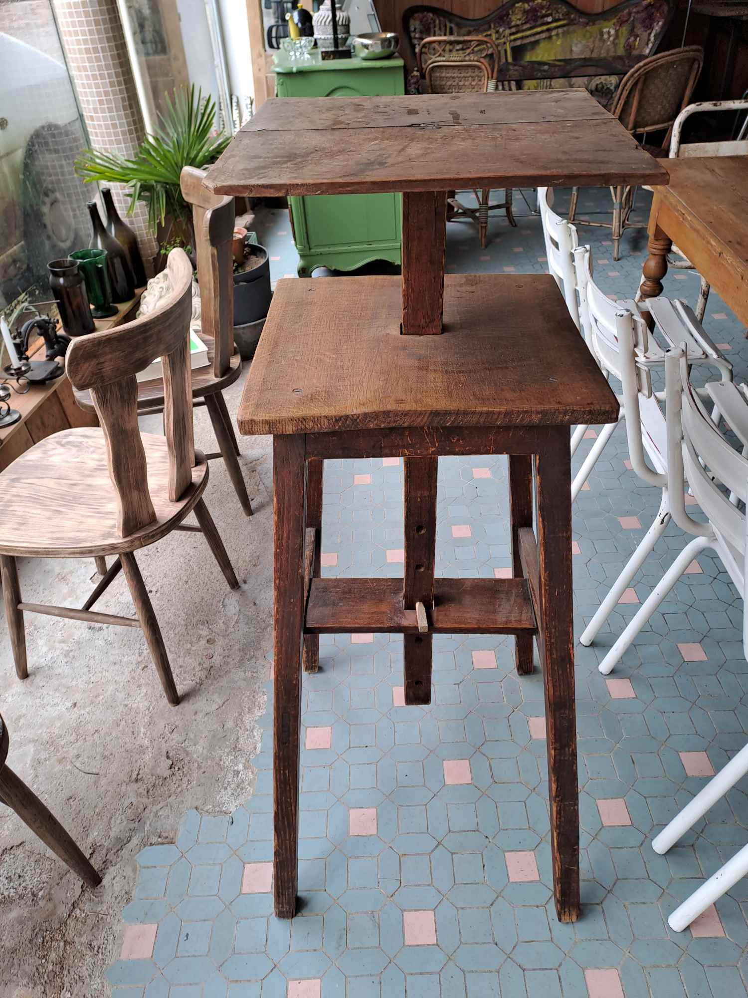 Hot seat artist sculptor painter workshop