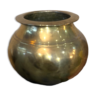 Indian bronze pot