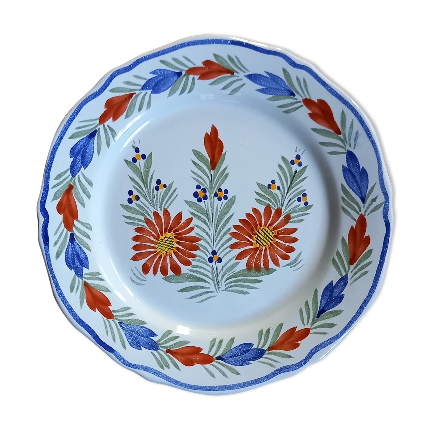 HB Quimper plate with floral decoration