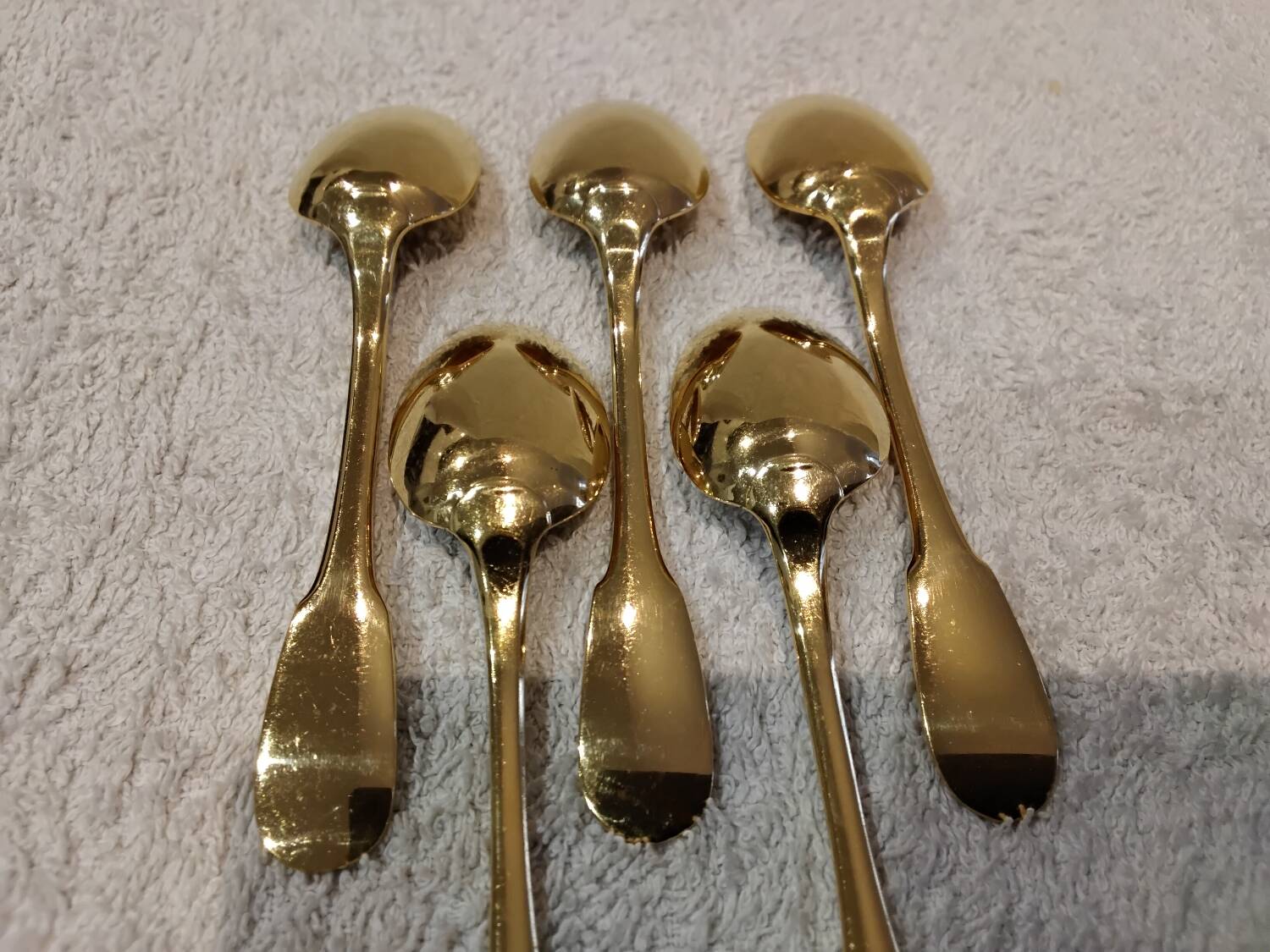 5 gilt metal mocha spoons by Christofle silversmiths, Cluny pattern, 10cm
