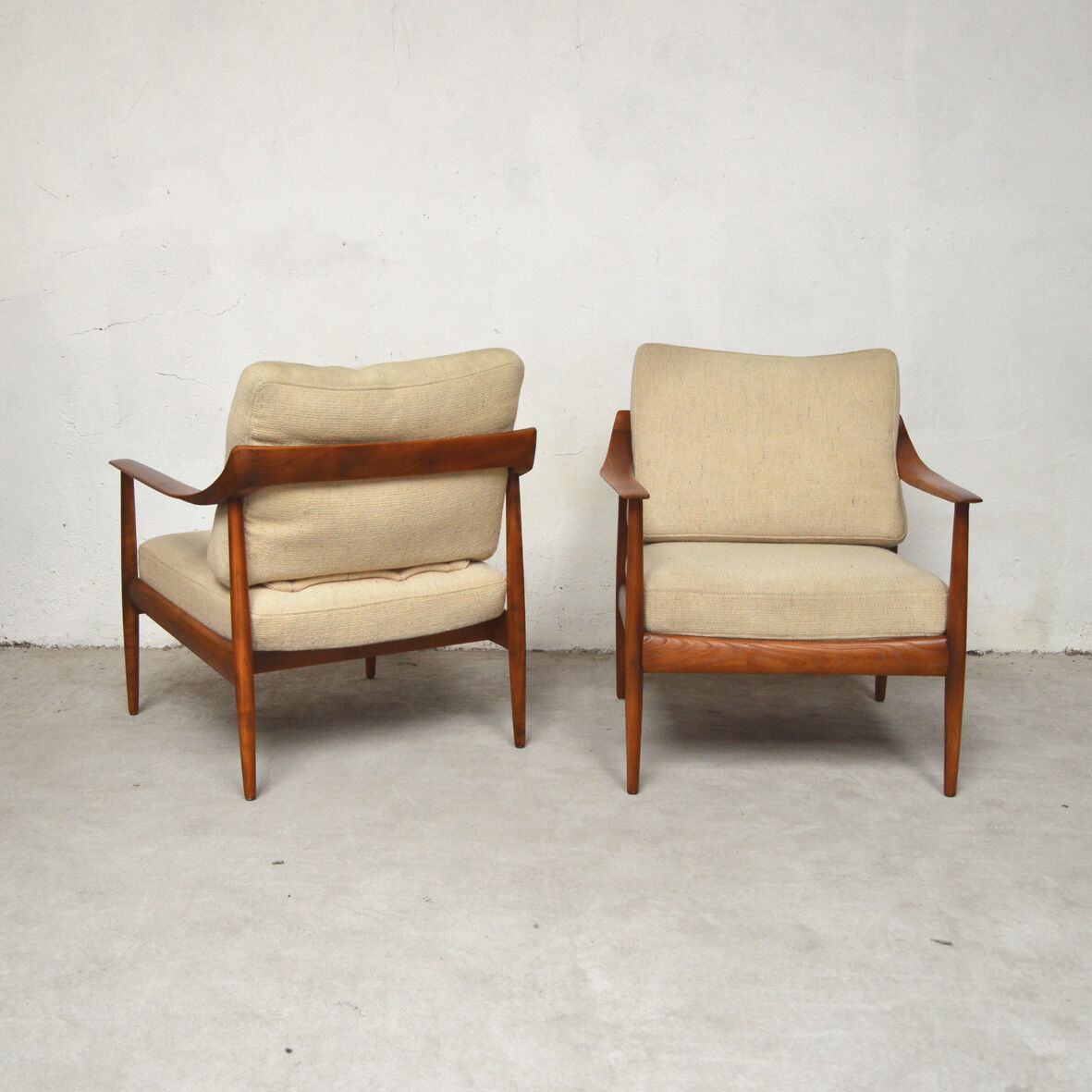 Pair of chairs Knoll Antimott, 1960