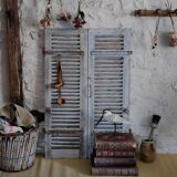 Pair of shutters