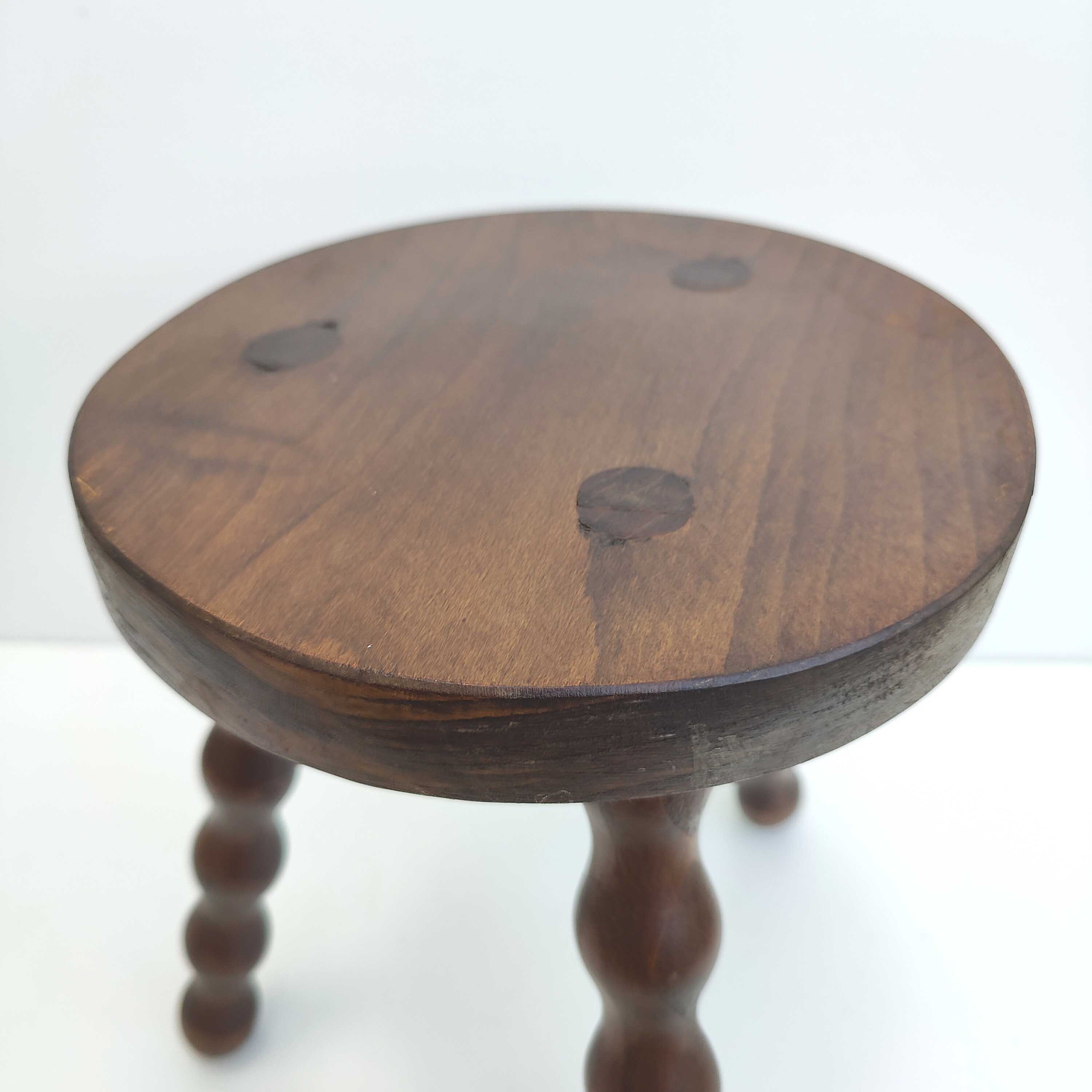 Vintage tripod stool in solid wood beaded feet