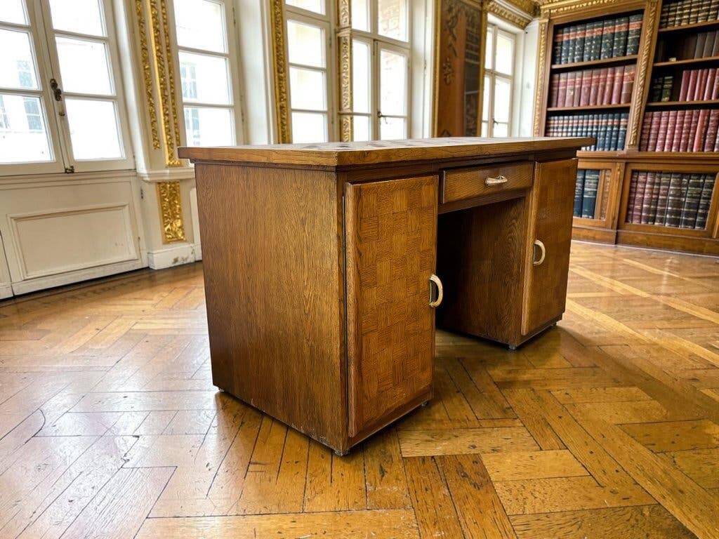 Bureau en bois vintage avec incrustation