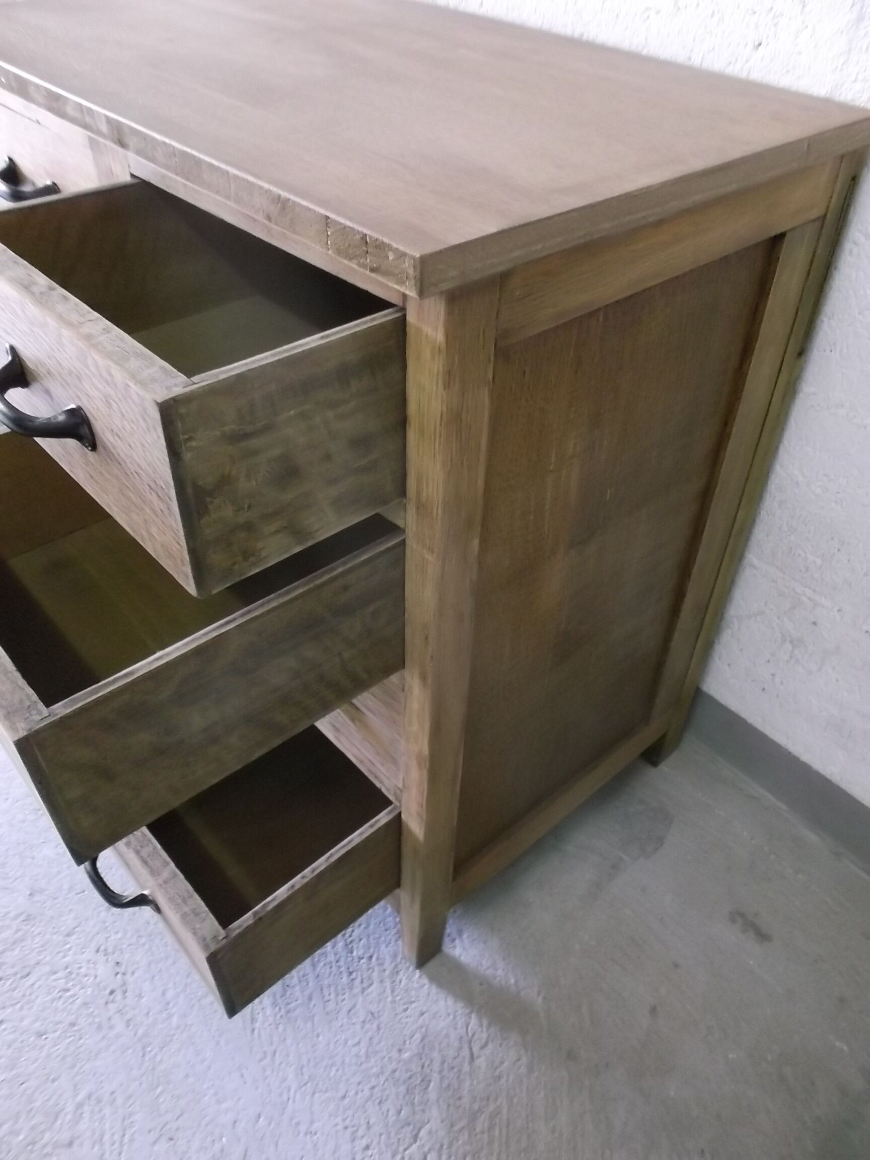 Ancient chest of drawers