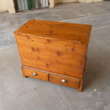 Wood chest