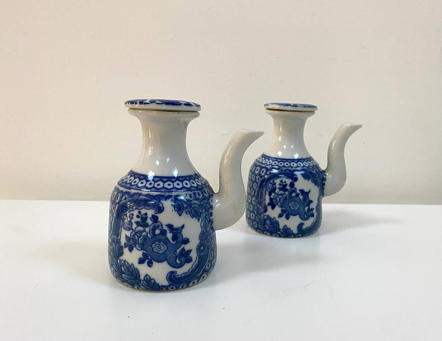 Pair of Chinese porcelain jugs from the 1950s.