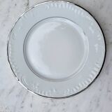 Silver-edged dessert service and its dish