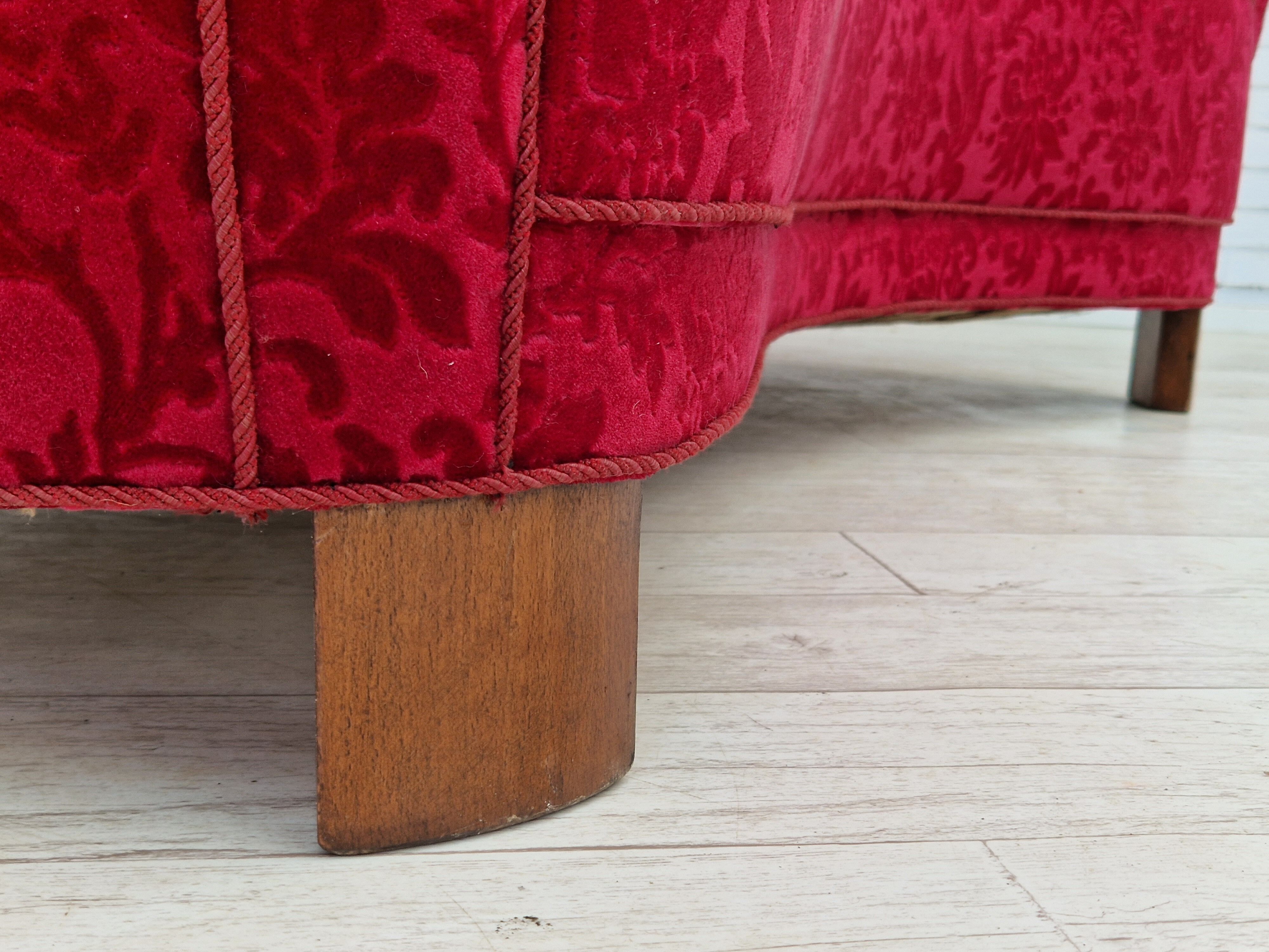 Années 1960, canapé danois vintage 3 places « Banana », original très bon état.